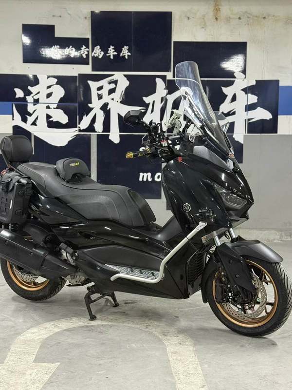 雅马哈 XMAX