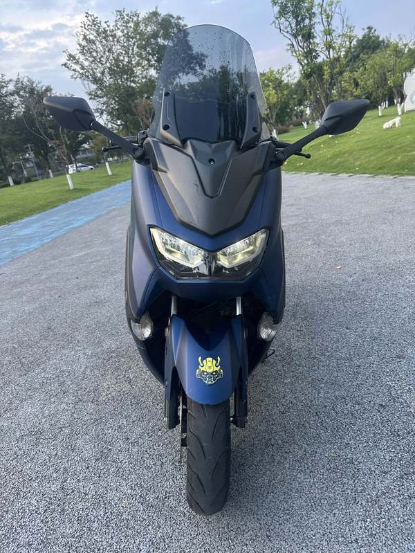 雅马哈 NMAX