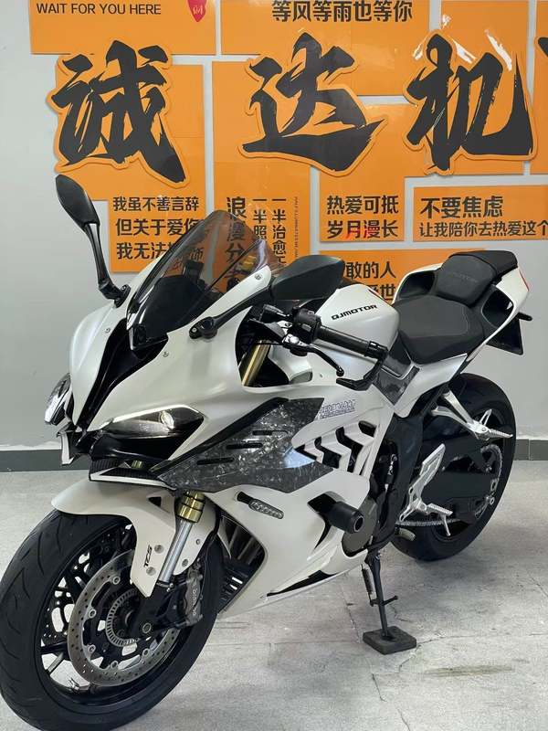 QJMOTOR 赛600