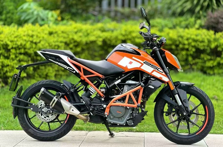 KTMR2R 250 Duke