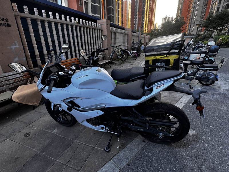QJMOTOR 赛250