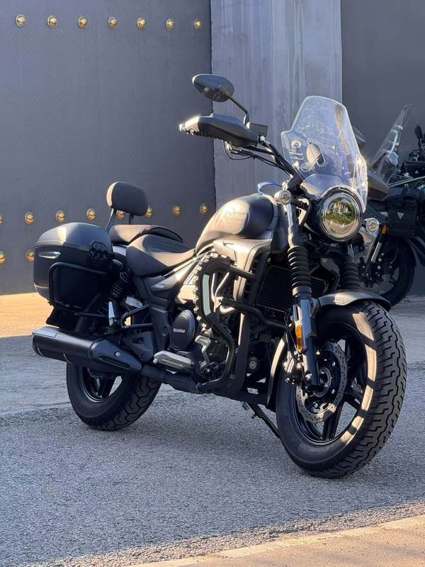 豪爵 TR300