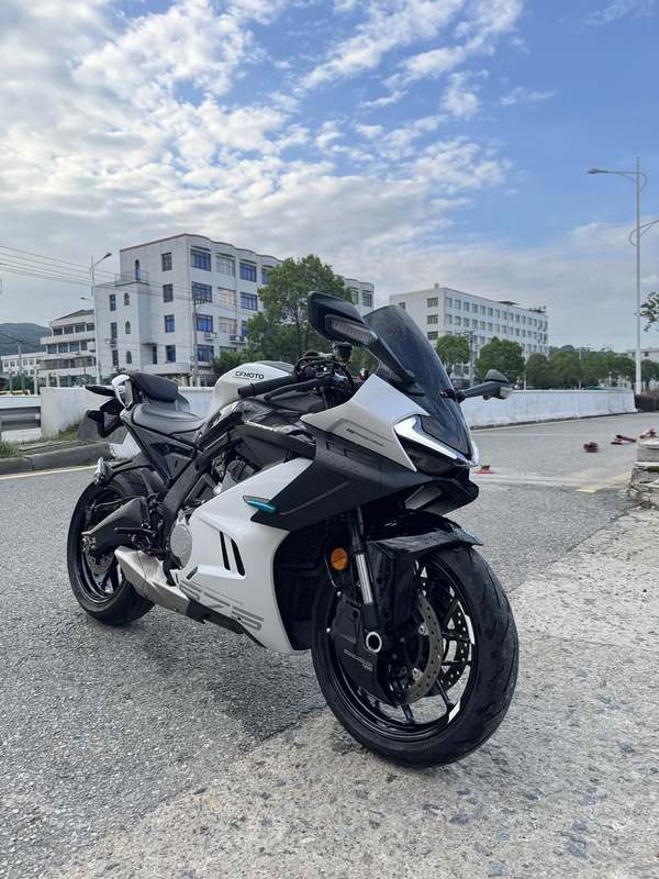 春风 675SR