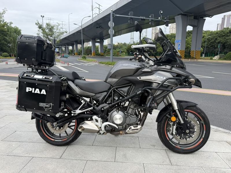 贝纳利 金鹏 TRK502