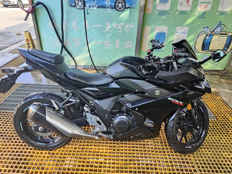 豪爵铃木 GSX250R