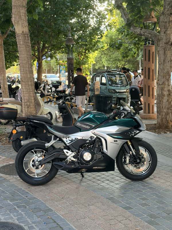 贝纳利 龙卷风 Tornado 552R