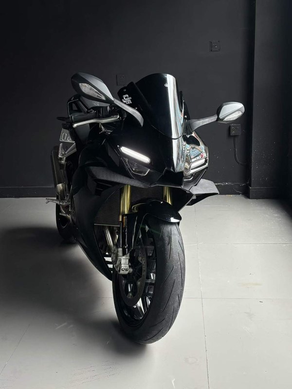 张雪机车 500RR
