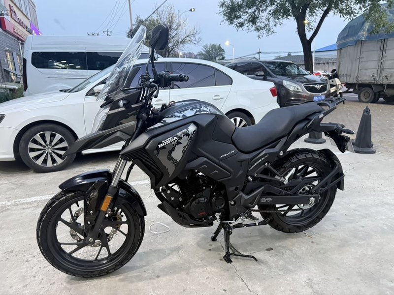 五羊本田 猛鸷 CB190X