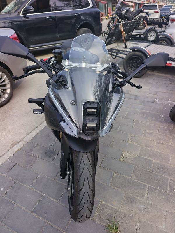 贝纳利 龙卷风 Tornado 552R