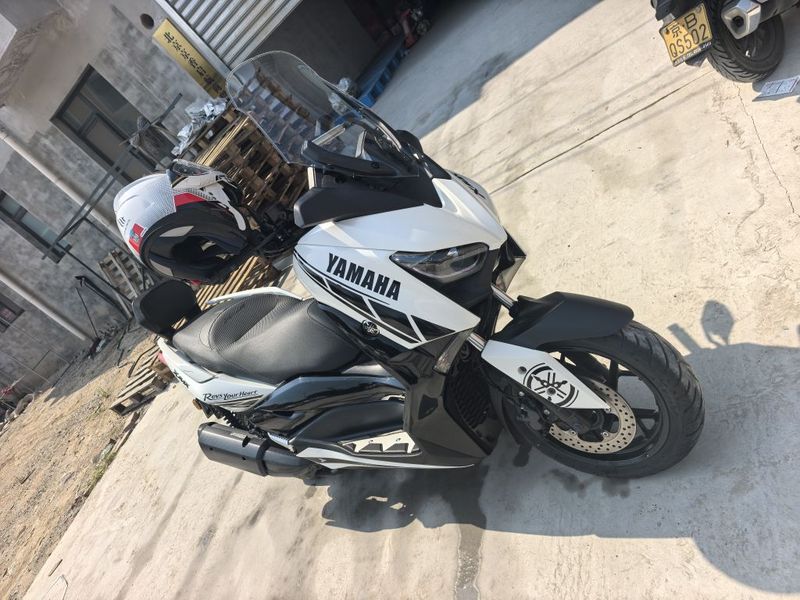 雅马哈 XMAX