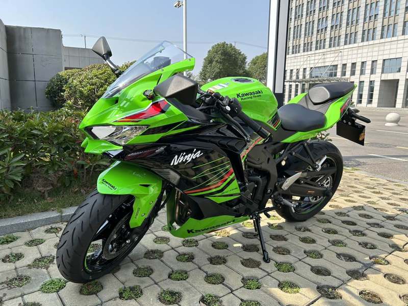 川崎 ZX-4R