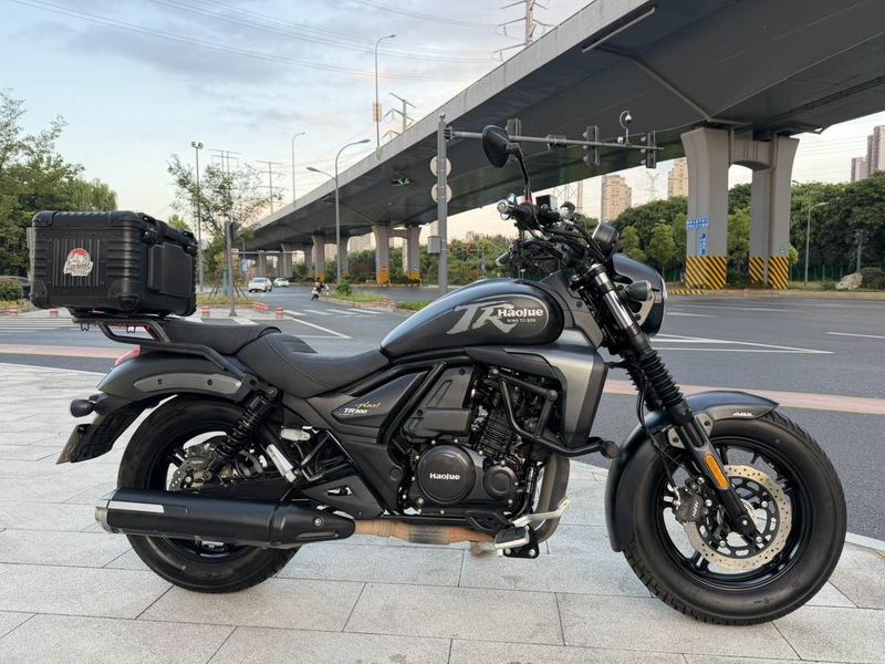 豪爵 TR300