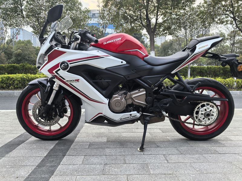 QJMOTOR 赛400