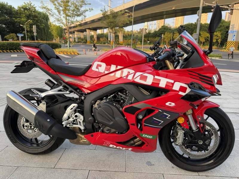 QJMOTOR 赛800