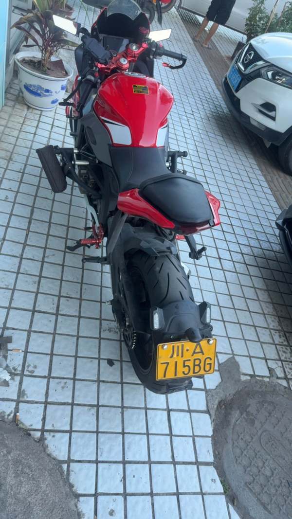 QJMOTOR 赛600