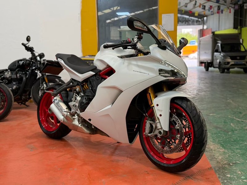 杜卡迪 SuperSport