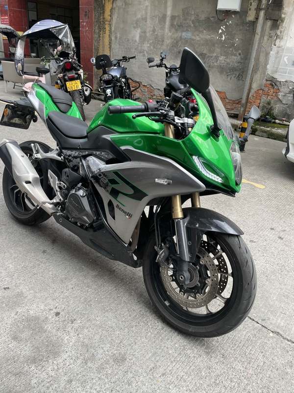 贝纳利 龙卷风 Tornado 402R