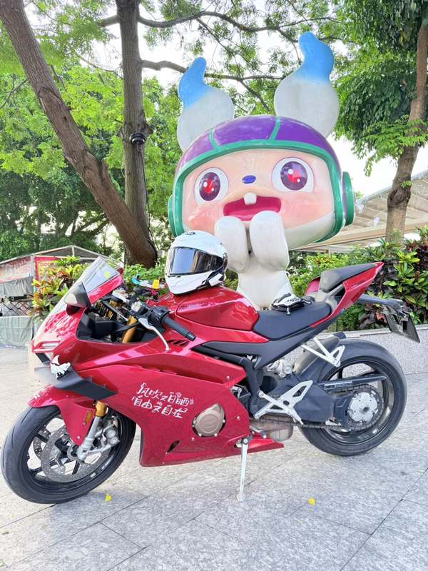 张雪机车 500RR
