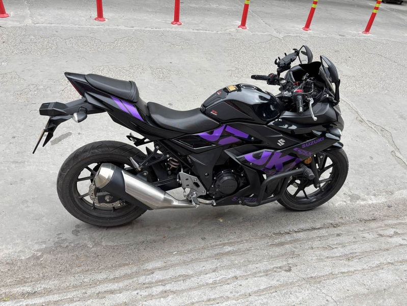 豪爵铃木 GSX250R