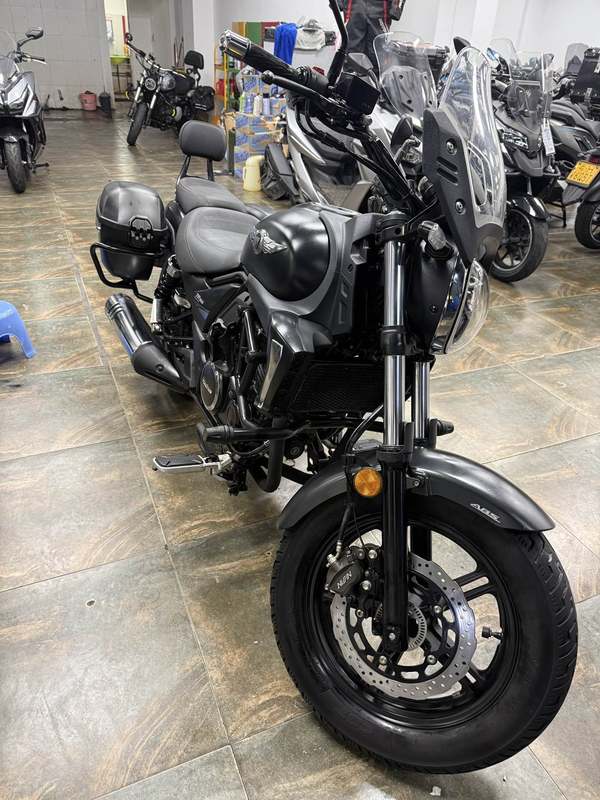 豪爵 TR300