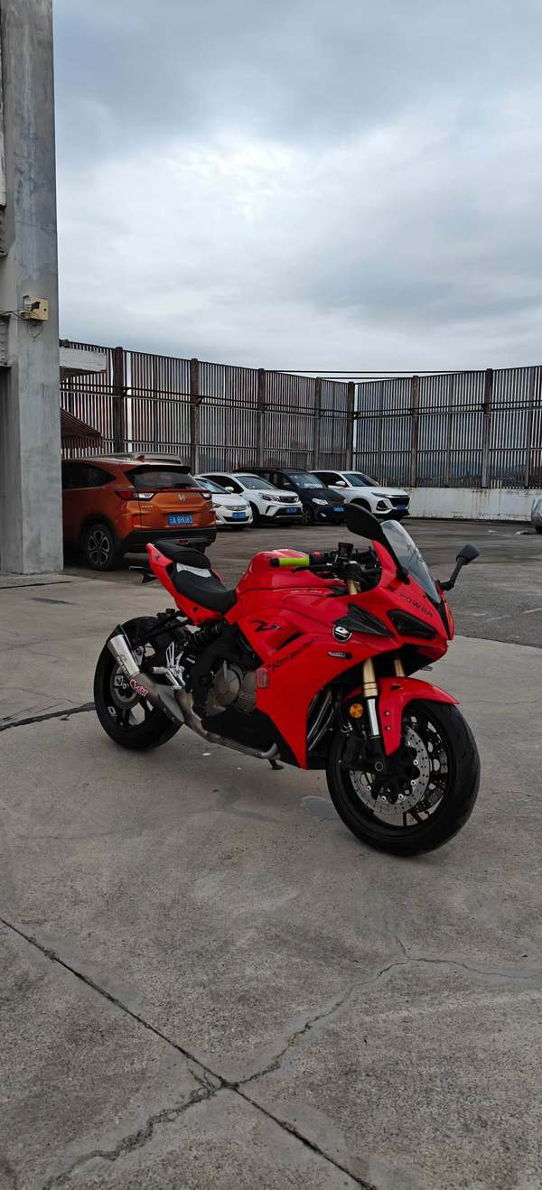 QJMOTOR 赛600