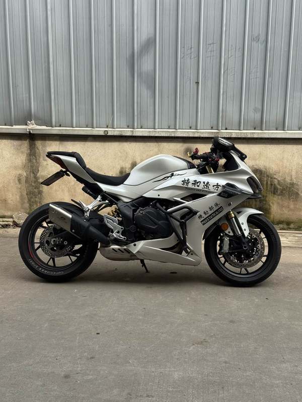 QJMOTOR 赛600