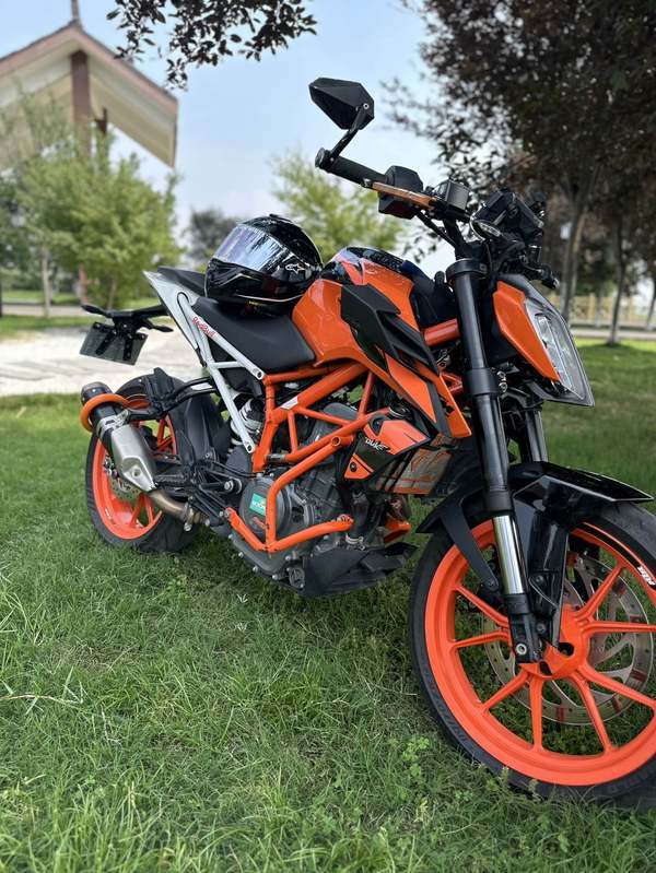 KTMR2R 390 Duke