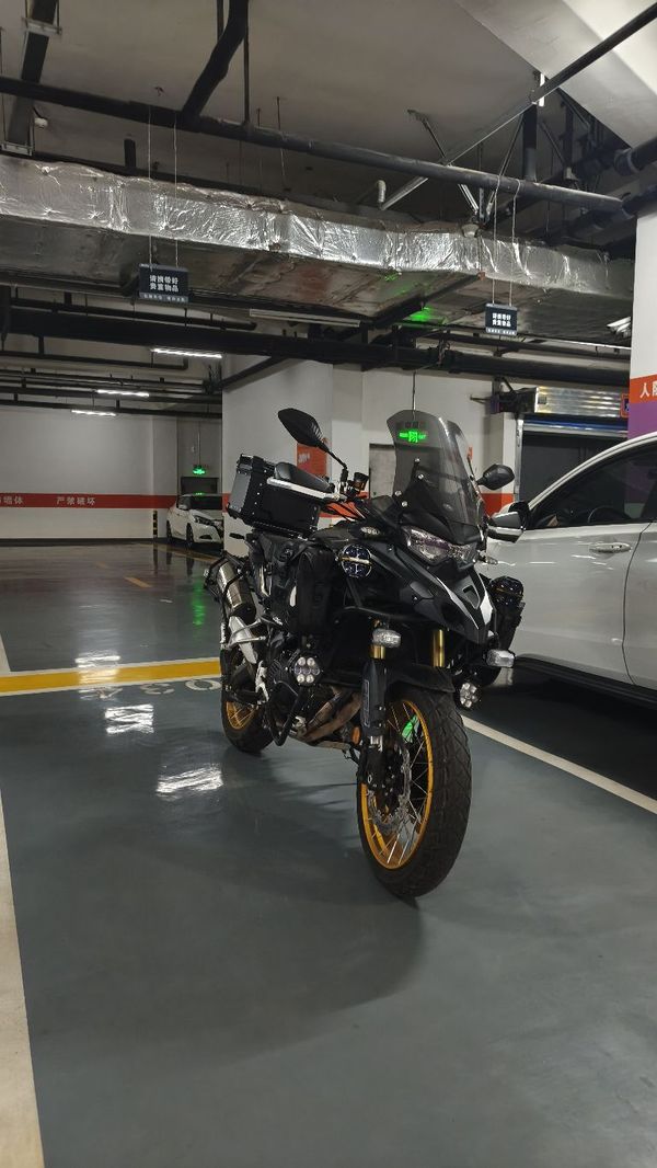 贝纳利 TRK552