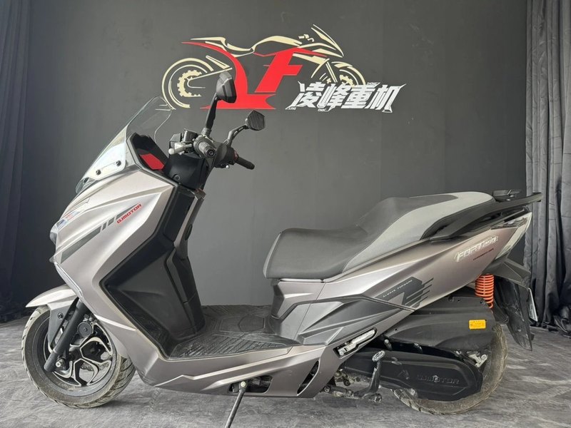 QJMOTOR 鸿250