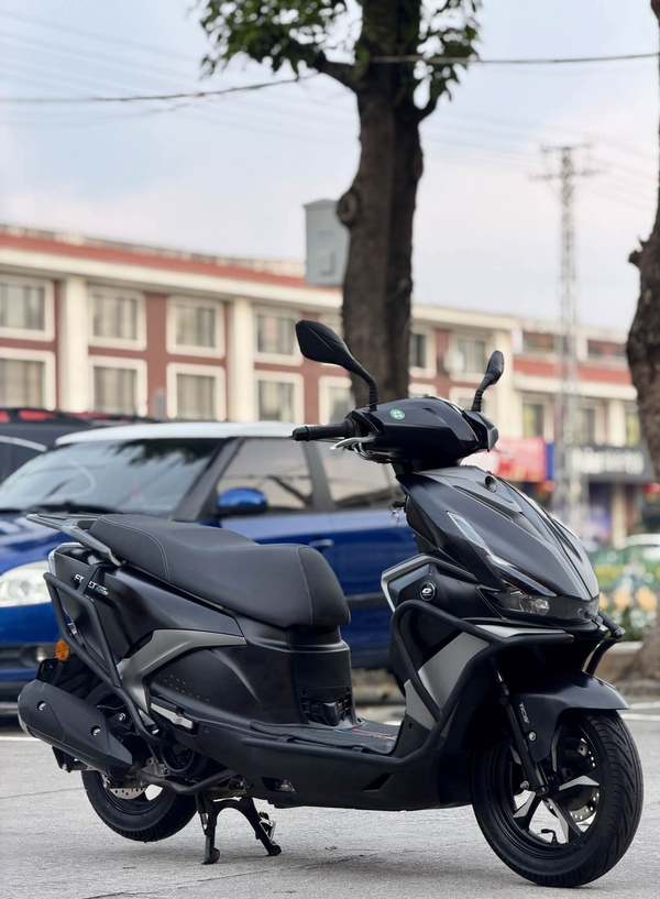 QJMOTOR 鸿125