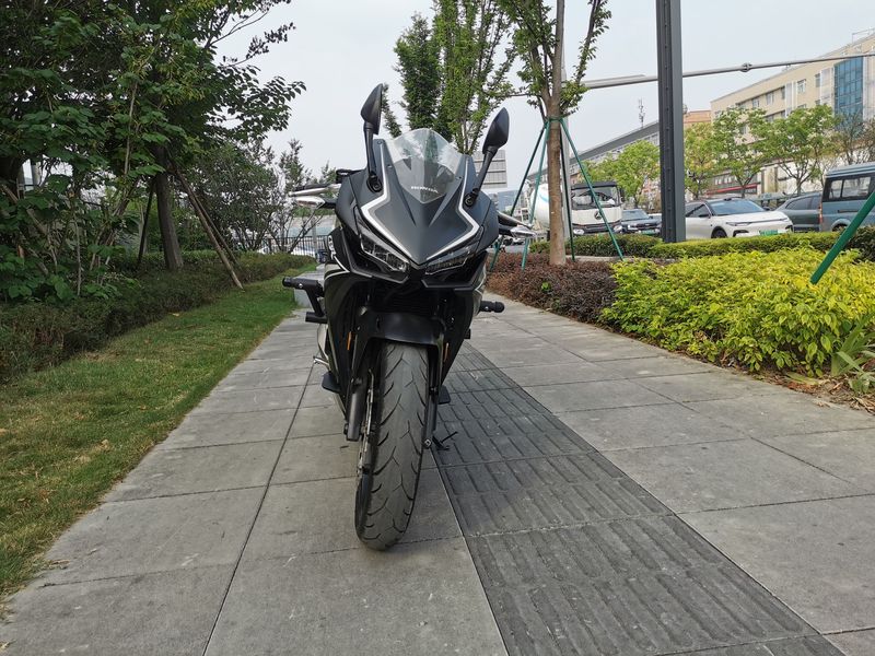 本田WING CBR400R
