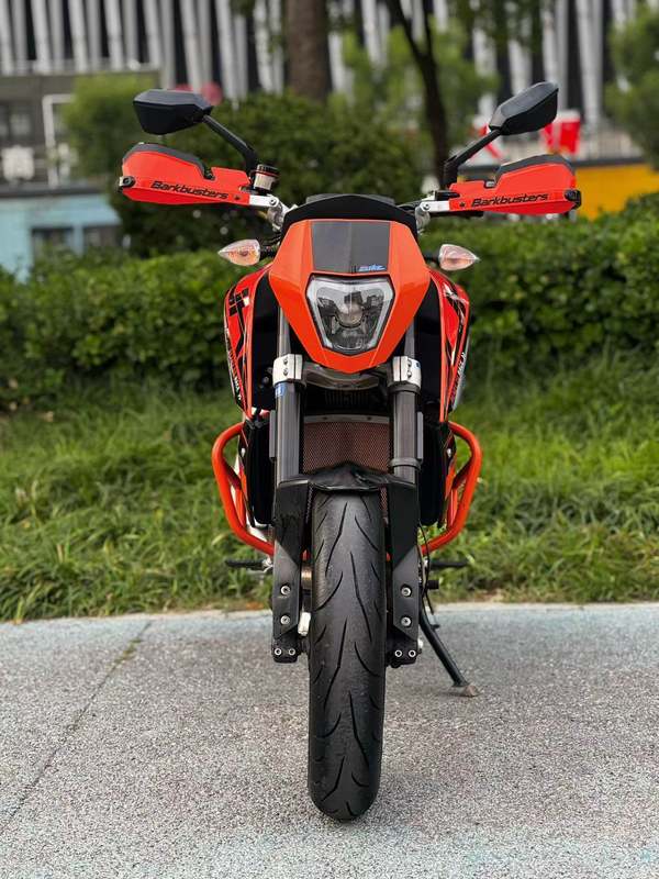KTMR2R 690 Duke
