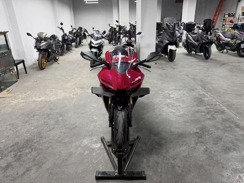 张雪机车 500RR