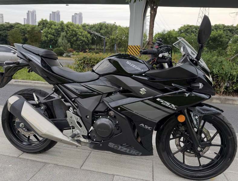 豪爵铃木 GSX250R