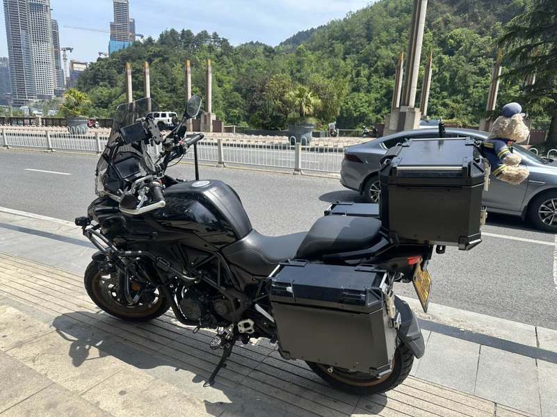 贝纳利 金鹏 TRK502