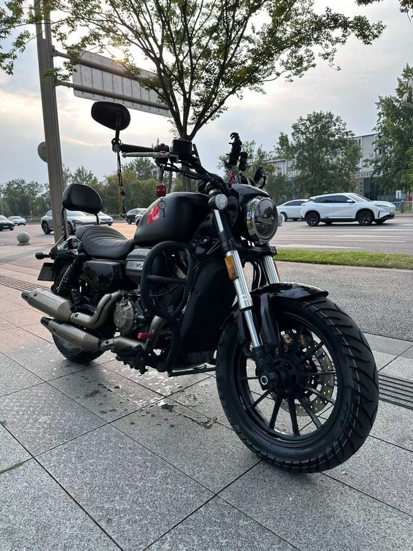 QJMOTOR 闪300S