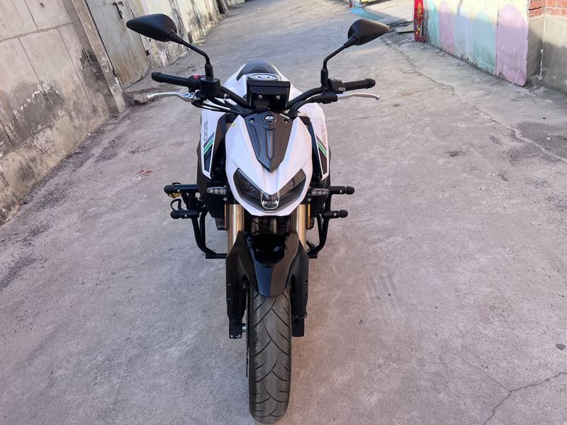 QJMOTOR 追600
