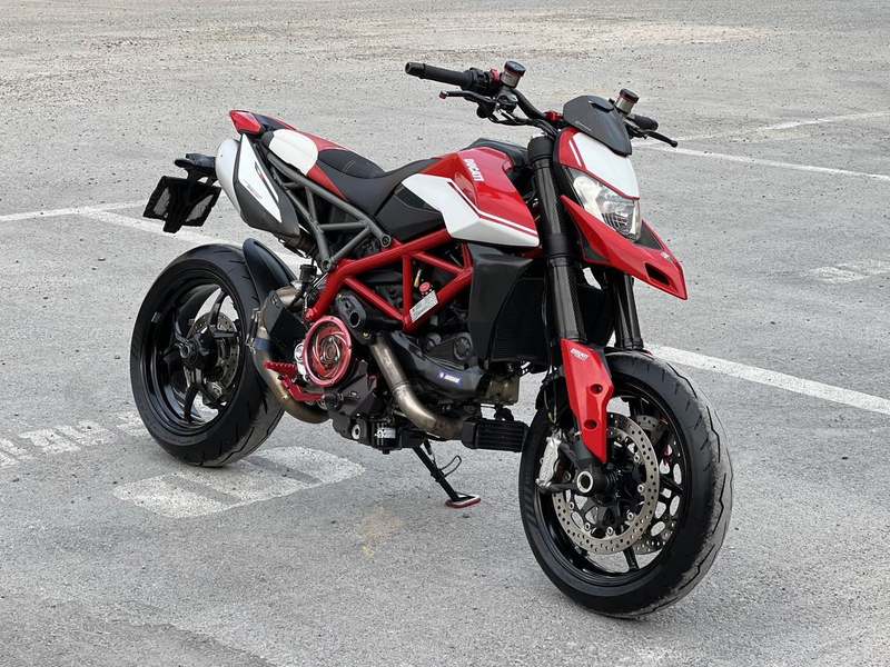杜卡迪 Hypermotard 950