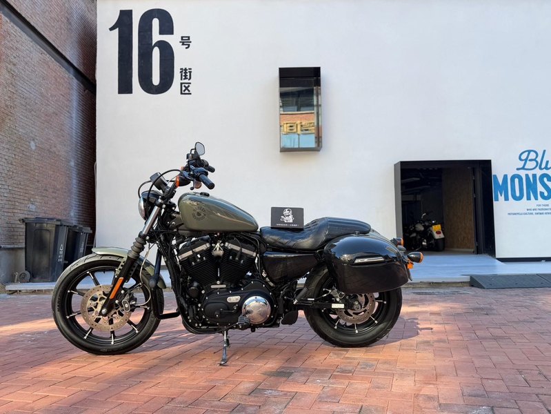 哈雷戴维森 Iron883 硬汉
