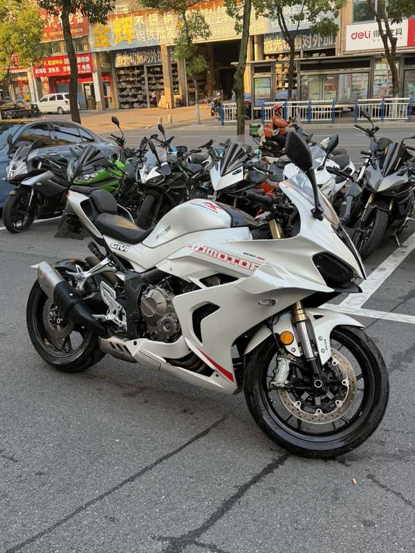 QJMOTOR 赛600