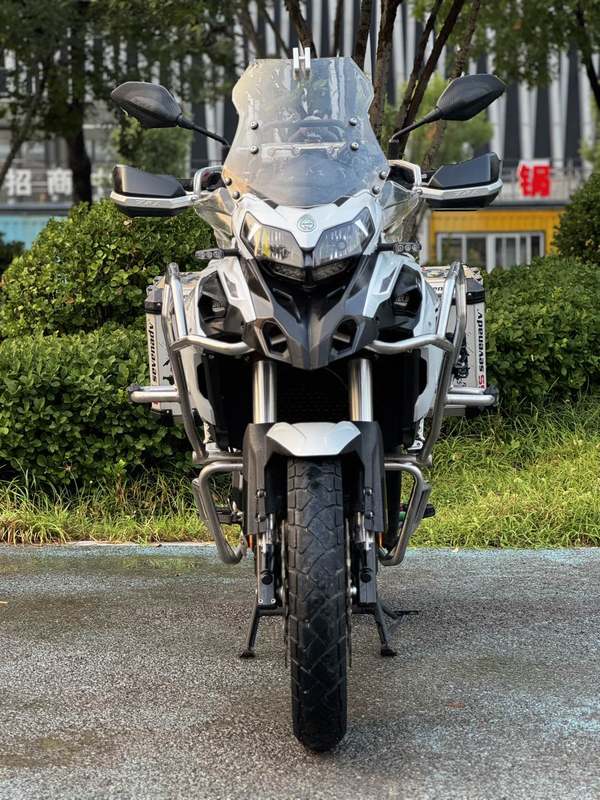 贝纳利 金鹏 TRK502