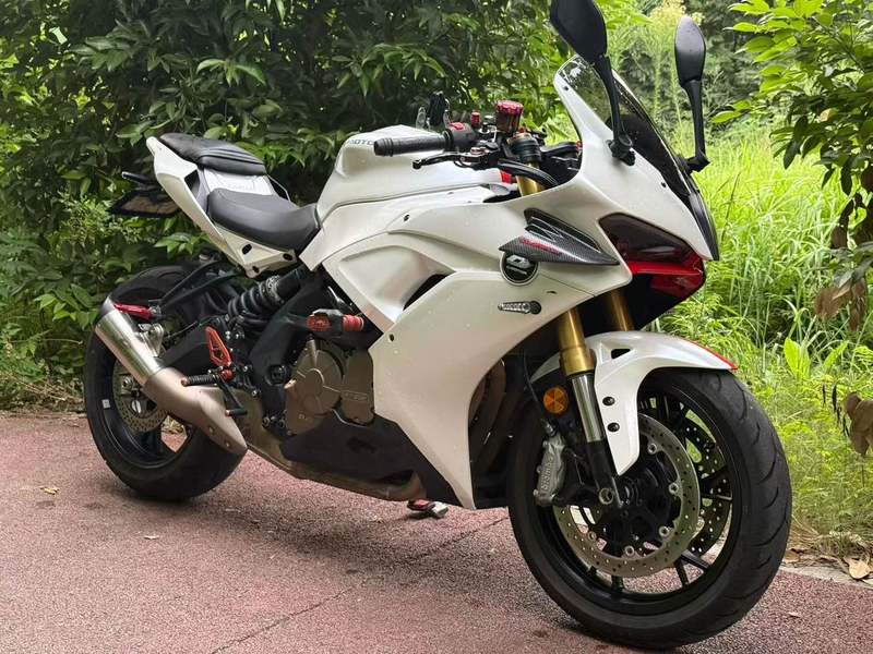 QJMOTOR 赛600