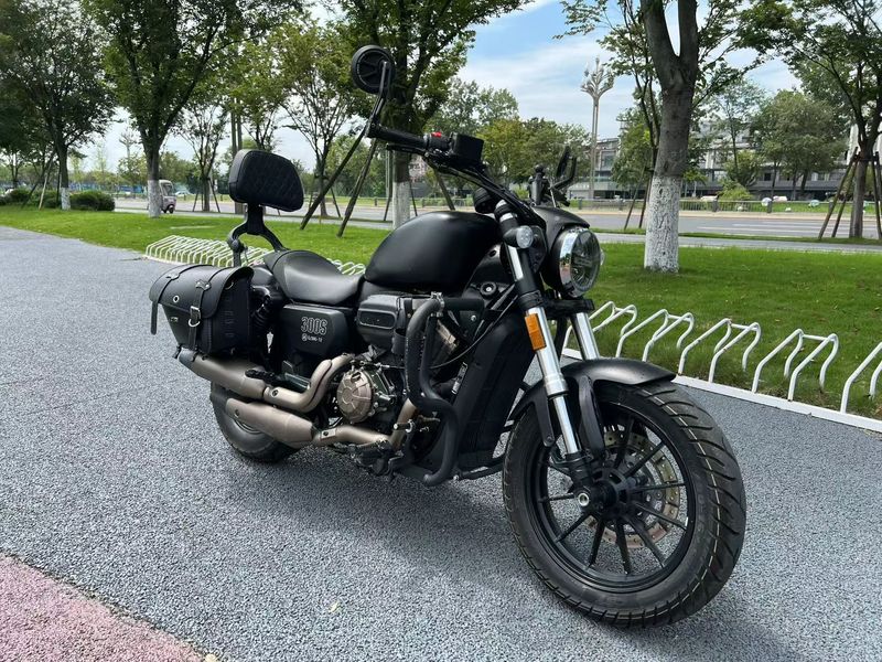 QJMOTOR 闪300S