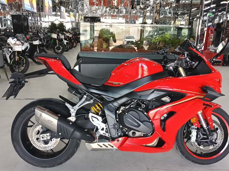QJMOTOR 赛800