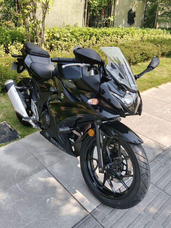 豪爵铃木 GSX250R