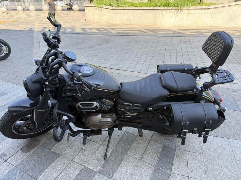 QJMOTOR 闪400