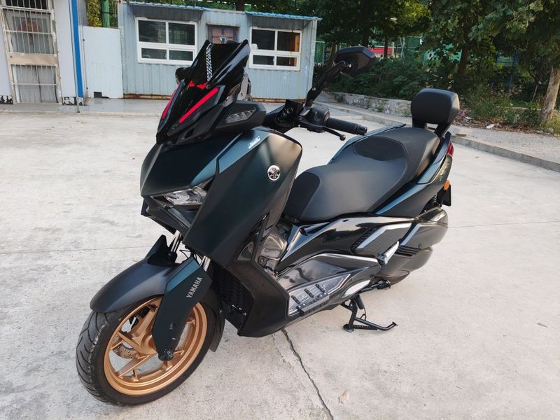 雅马哈 XMAX