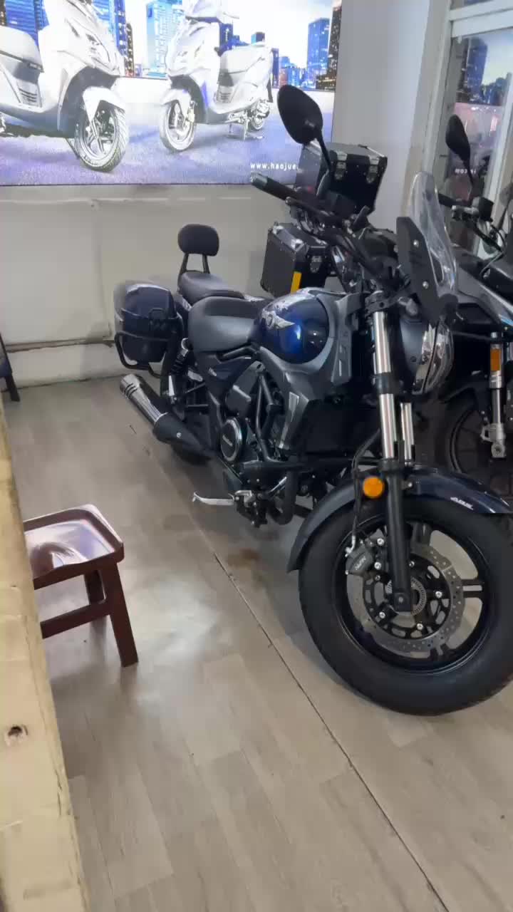 豪爵 TR300