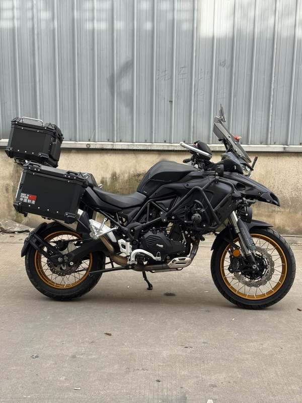 贝纳利 TRK552