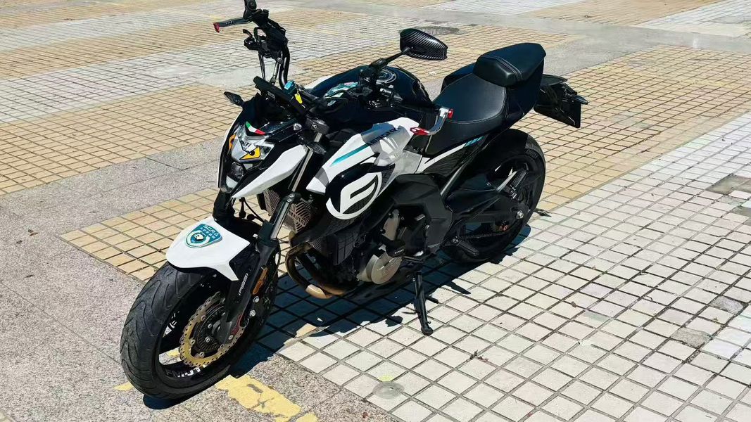 春风 650NK